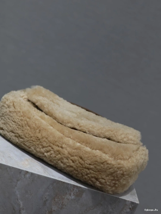 IN YSL SHEARLING CALYPSO 0801